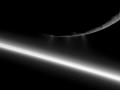 12 Mayýs 2011 : Belli Belirsiz Görünen Enceladus