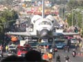 22 Ekim 2012 : Los Angeles Sokaklarýnda Bir Uzay Mekiði