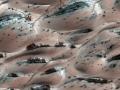 25 Kasım 2012 : Mars'taki Koyu Renkli Küçük Kum Şelaleleri