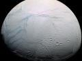 6 Nisan 2014 : Satürn'ün Uydusu Ensilados Üzerinde Taze Kaplan Desenleri
