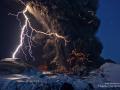 20 Nisan 2014 : İzlanda'daki Yanardağ Üzerinde Kül ve Yıldırım