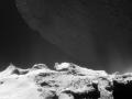 20 Mays 2015 : A Cliff Looming on Comet 67P