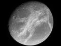 5 Eylül 2006 : Satürn'ün Uydusu Dione'da Boydan Boya  Parlak Uçurumlar
