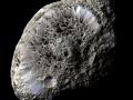 30 Haziran 2013 : Satürn'ün Hyperion'u : Tuhaf Kraterlerle Dolu Bir Uydu