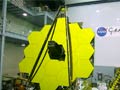 9 Mayıs 2016 : Webb Telescope Mirror Rises after Assembly