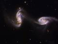 28 Kasım 2016 : Arp 240 : Hubble'dan Sarmal Gökadalar Arasındaki Köprü